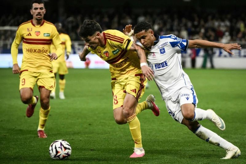 الاتحاد الفرنسي ينهي الجدل حول هدف لومان في شباك أوكسير