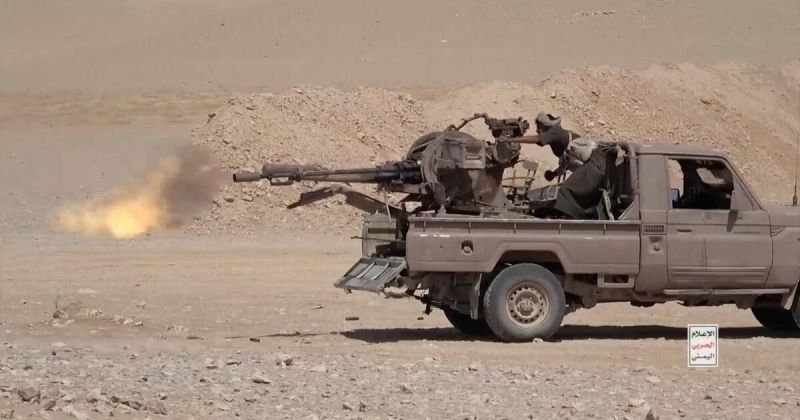 الحوثيون يهددون باستهداف المصالح الأمريكية وإغلاق باب المندب حال التدخل في اليمن