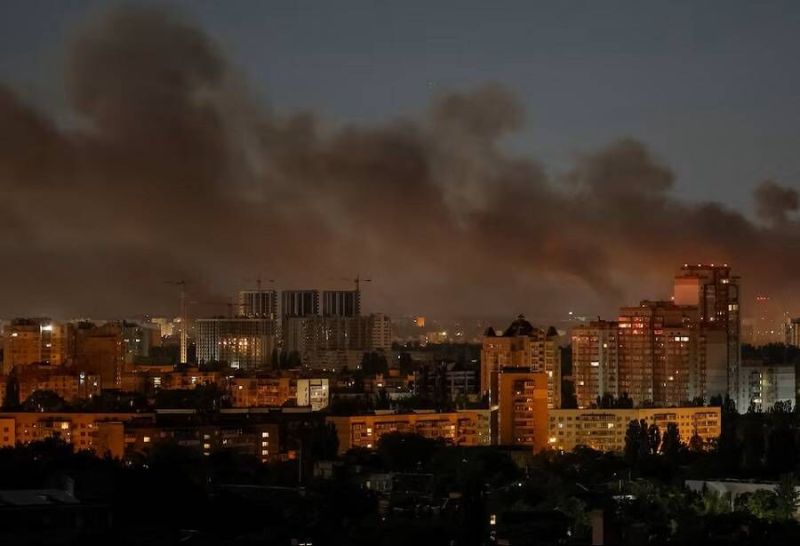 14 قتيلاً في تصعيد عسكري دامٍ بين موسكو وكييف وتدمير مئات المسيرات