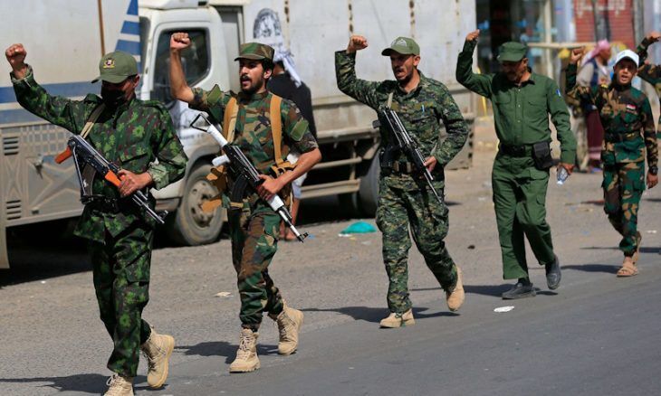 3 سيناريوهات ترسم مستقبل الصراع في اليمن بعد سيطرة الحوثيين على باب المندب