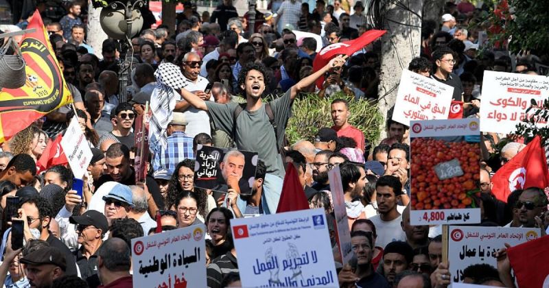 تونس: مسيرة حاشدة تقودها 9 منظمات وطنية للمطالبة بالحريات واستئناف الحوار