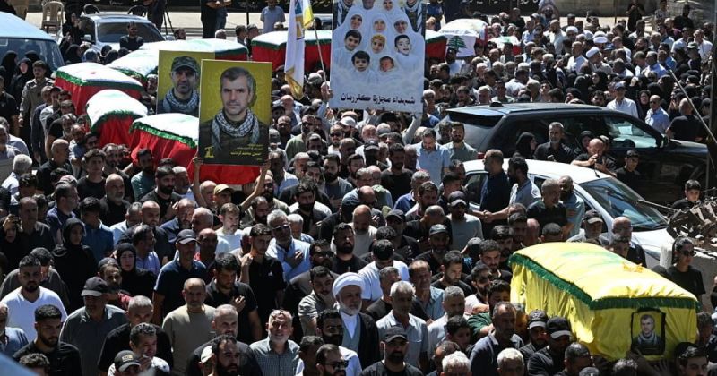 لبنان يودع ضحايا مجزرة كفررمان وسط تصعيد إسرائيلي مستمر في الجنوب