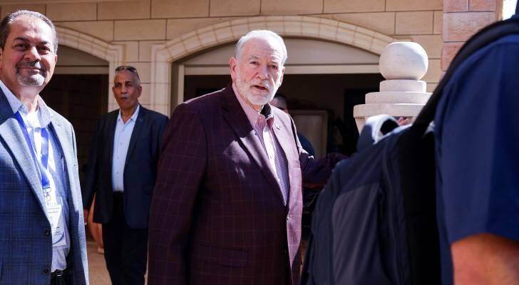 هاكابي يحذر من 'عواقب وخيمة' لعنف المستوطنين خلال زيارته لبلدة ترمسعيا