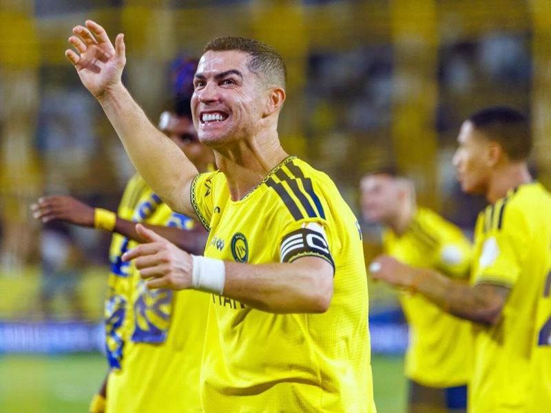 رونالدو يحطم رقماً قياسياً جديداً في الدوري السعودي ويقترب من الهدف الـ 1000