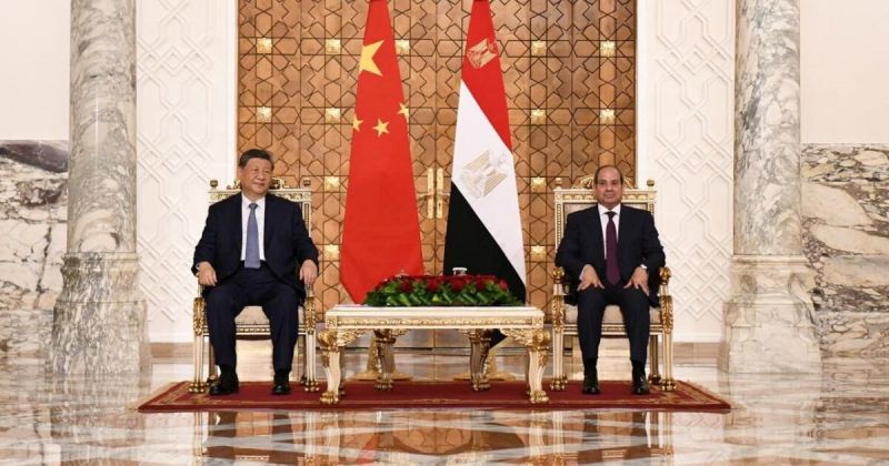 الرئيس الصيني من القاهرة يرفض التدخلات الخارجية ويدعو لنظام عالمي متعدد الأقطاب