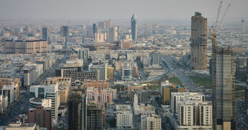 الدفاعات الجوية تعترض صاروخين باليستيين في سماء الرياض