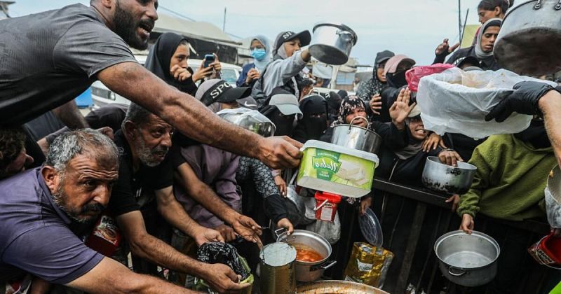 حماس تتهم ملادينوف بالانحياز للاحتلال وتؤكد وصول المجاعة في غزة لمستويات كارثية
