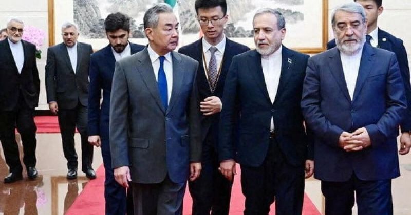 بين طهران وواشنطن.. كيف توازن بكين مصالحها في مضيق هرمز؟