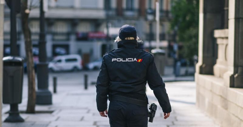 أزمة الهجرة تفجر خلافاً دبلوماسياً بين إسبانيا وإيطاليا وإجراءات حدودية متبادلة