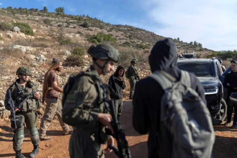 سلطات الاحتلال تفرج عن مستوطنين اعتدوا على وفد دبلوماسي وصحفية في الضفة