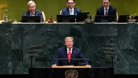 ترمب في الأمم المتحدة: صانع السلام الذي جاء للدفاع عن الحرب