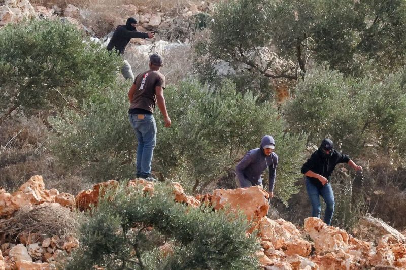 مستوطنون يهاجمون دبلوماسيين أوروبيين وفلسطينيين في الضفة وبلجيكا تتوعد بعقوبات