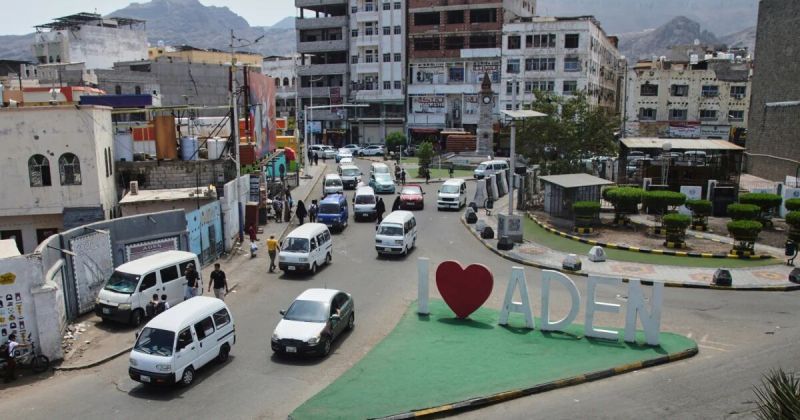هجوم يستهدف القصر الرئاسي في عدن وسط تصعيد عسكري واسع