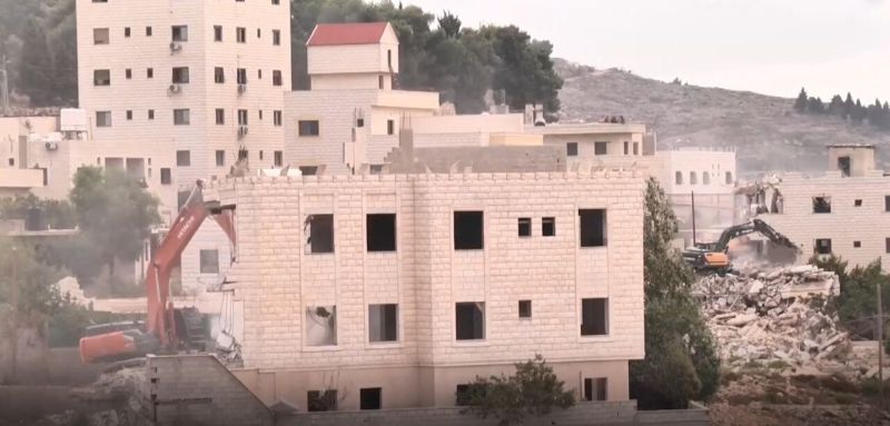 الاحتلال يهدم منزلين في نابلس