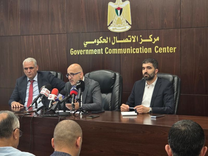 سنواصل صرف 50% من رواتب الموظفين حتى نهاية العام الجاري: سلامة: تداعيات خطيرة لقطع العلاقة البنكية