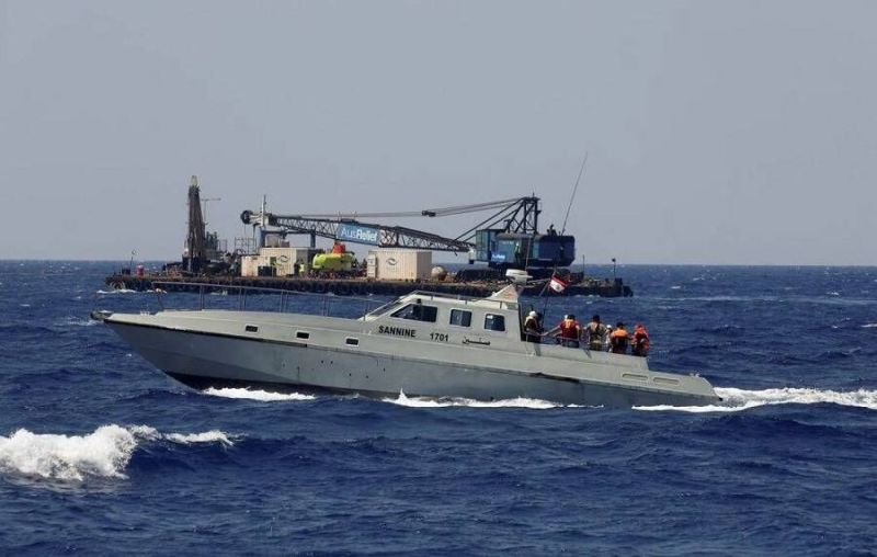 الجيش اللبناني ينقذ 22 مهاجراً بعد تعطل مركبهم قبالة سواحل طرابلس