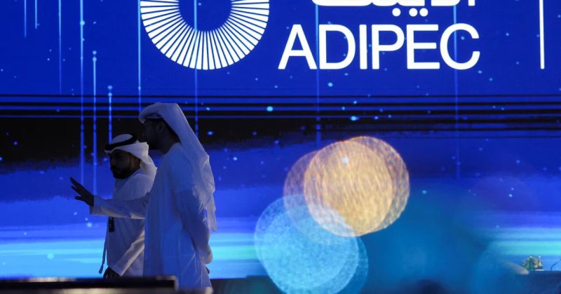 مخاوف أمنية تدفع إكسون وشيفرون لإلغاء مشاركتهما في مؤتمر نفطي بالإمارات