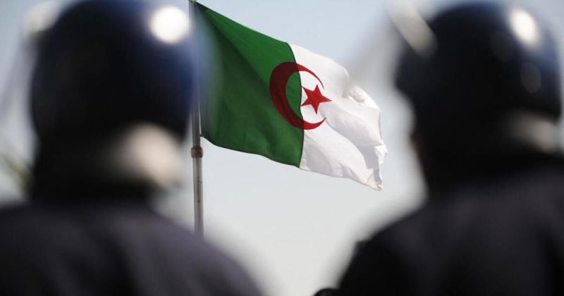 الجزائر تعلن تفكيك شبكة مغربية خططت لأعمال تخريبية في وهران