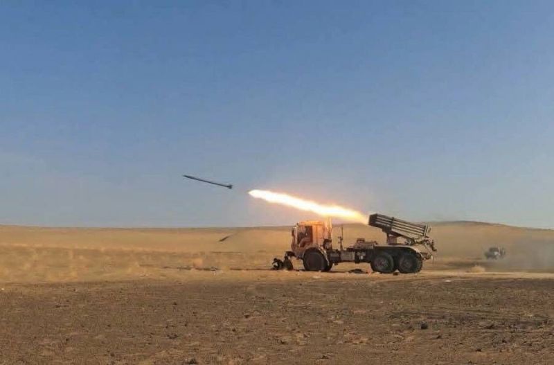 تصعيد عسكري في اليمن: اعتراض صواريخ باليستية وتحركات ميدانية واسعة للعمالقة
