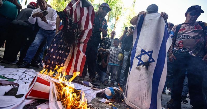 احتجاجات غاضبة في كراكاس ضد التدخل الأمريكي وترمب يستبعد جاهزية فنزويلا للانتخابات
