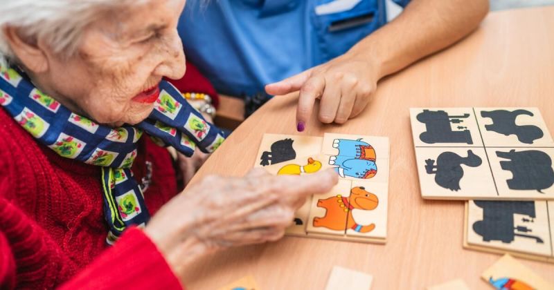 منظمة الصحة العالمية تطلق دليلاً شاملاً للوقاية من الخرف: 45% من الحالات يمكن تجنبها
