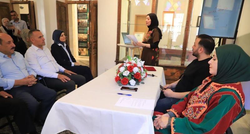 "وشاح الأرض.. حكايات الثوب الفلسطيني بين الهوية والذاكرة" .. ندوة ثقافية في الخليل تبحث في رموز الثوب ودلالاته