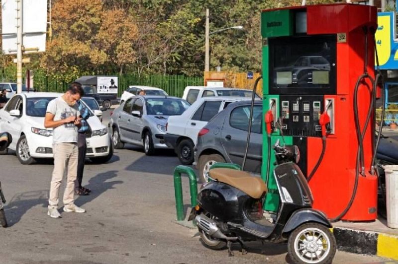 طهران تضاعف أسعار الوقود لكبار المستهلكين لمواجهة تداعيات الحصار الاقتصادي
