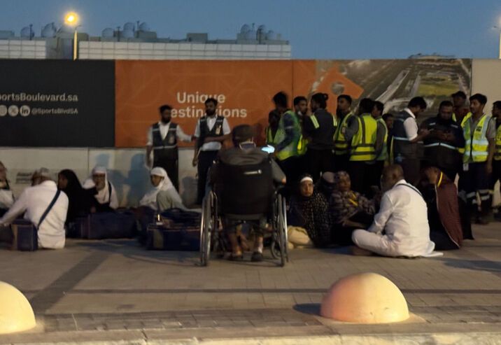 الحوثيون يستهدفون مطار الملك خالد بالرياض بصاروخ باليستي والتحالف يعلن الاعتراض