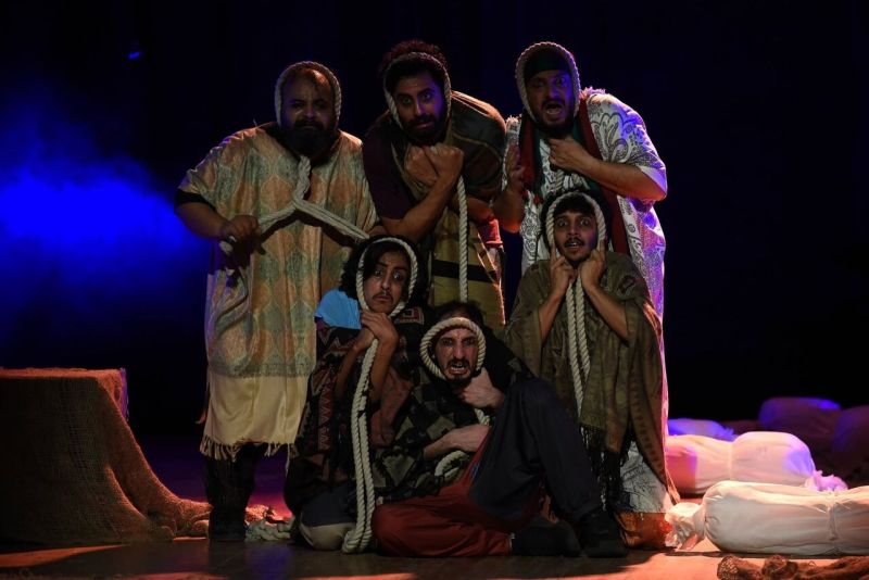 مسرحية "الناعشون" السعودية تثير الأسئلة الوجودية في مهرجان القاهرة التجريبي