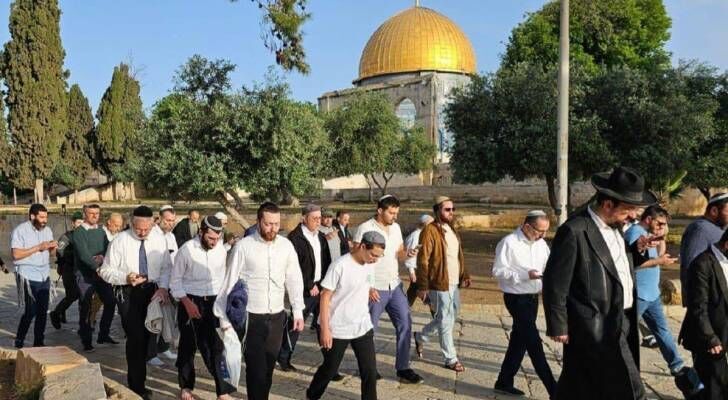 عشرات المستوطنين يقتحمون المسجد الأقصى وسط إجراءات أمنية مشددة