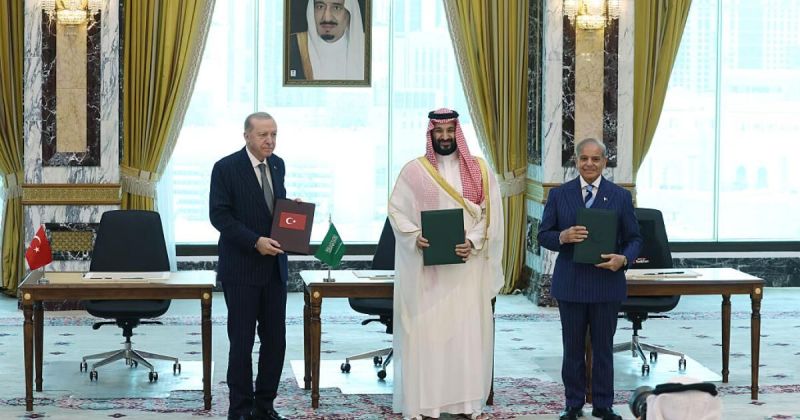 تفعيل الدفاع المشترك لحلف مكة: اتفاق سعودي تركي باكستاني على نشر قوات عسكرية