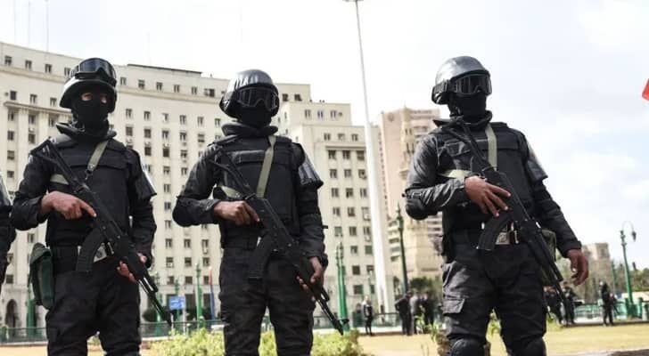 جريمة مأساوية في الجيزة.. مدمن ينهي حياة خالته ويقيم رفقة جثتها حتى التعفن