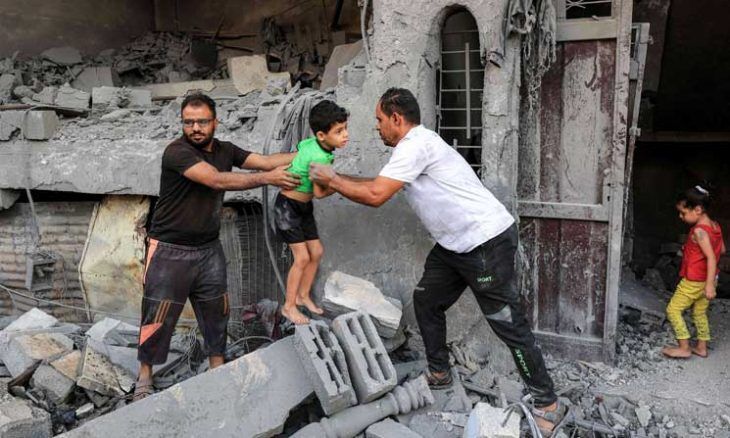 عام على وقف النار في غزة: 20 ألف مريض يواجهون الموت البطيء خلف المعابر المغلقة
