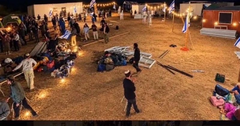 مستوطنون يقيمون بؤرة "رواد غزة" قرب حدود القطاع ويطالبون بنقلها للداخل