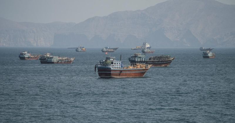 انفجارات تستهدف ناقلات نفط في مضيق هرمز وطهران تتمسك بشروطها الدبلوماسية