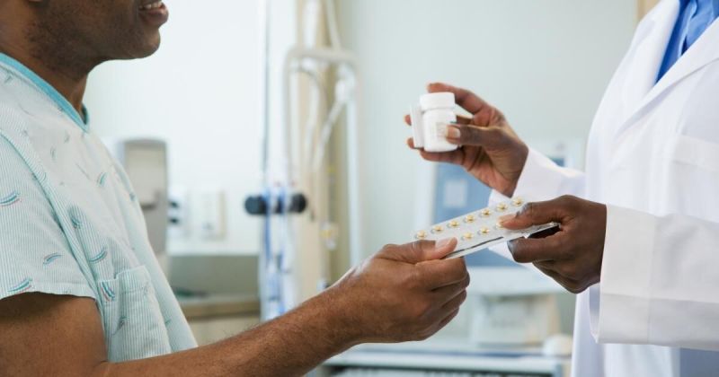 دليل السلامة الدوائية: كيف تتجنب الأخطاء الطبية عند التعايش مع الأمراض المزمنة؟
