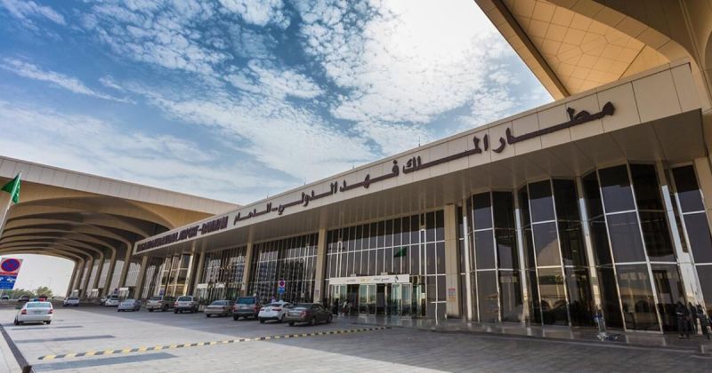 تصعيد عسكري يستهدف مطارات السعودية: سقوط مقذوف بالدمام وتعليق الملاحة في الرياض
