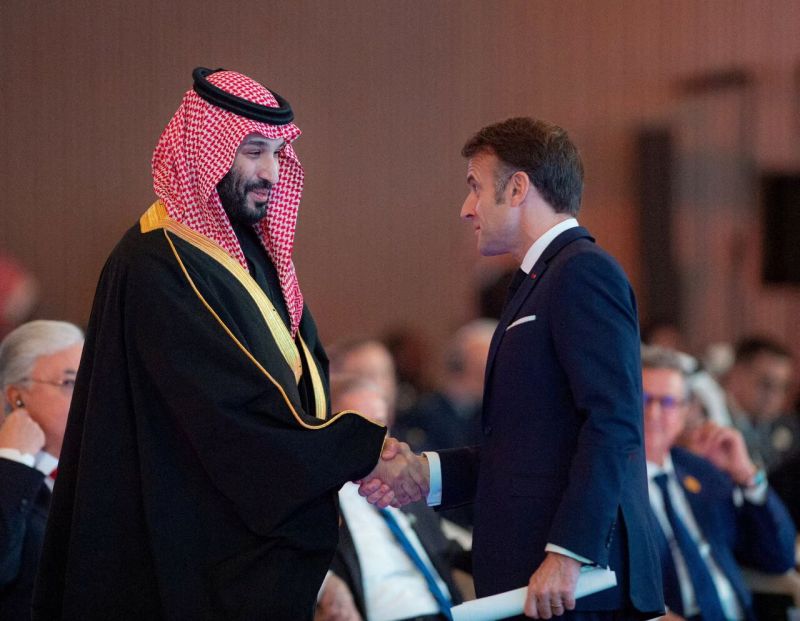 ماكرون يستقبل محمد بن سلمان في باريس لبحث ملفات الشرق الأوسط