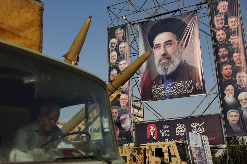 الحرس الثوري الإيراني يهاجم ترامب ويشكك في السيطرة الأمريكية على مضيق هرمز