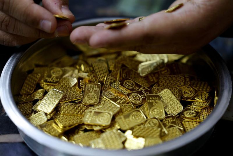 تراجع أسعار الذهب عالمياً مع ترقب قرارات الفائدة الأمريكية