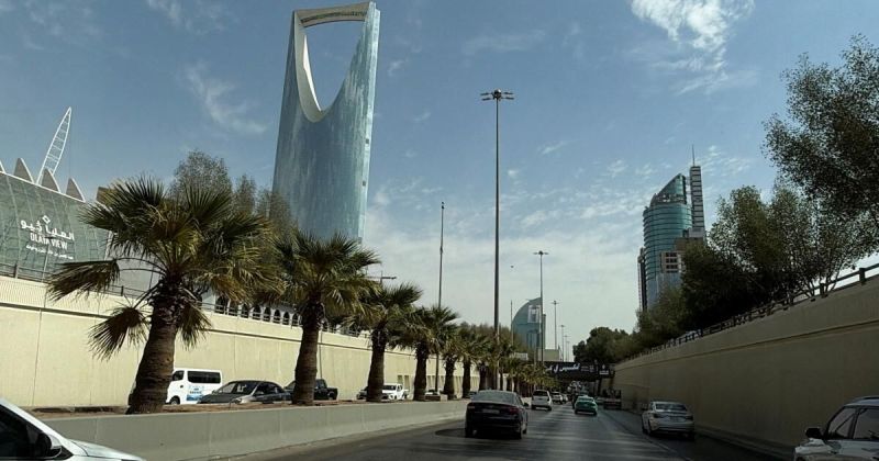 تصعيد عسكري في الرياض: اعتراض صاروخ باليستي وتمديد إغلاق مطار الملك خالد