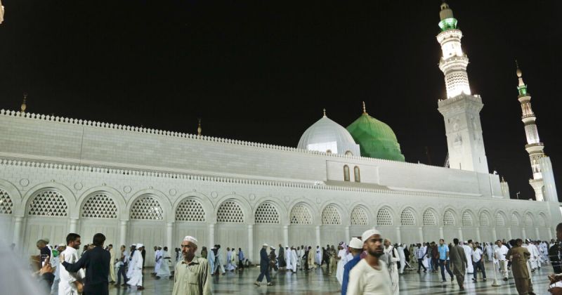 سقوط شظايا صواريخ باليستية في منطقتي مكة المكرمة والمدينة المنورة عقب اعتراضها