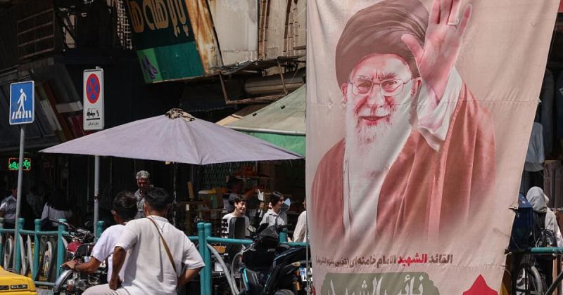 تصعيد في الخليج: إيران تسخر من تهديدات ترمب وبريطانيا ترفع تأهبها العسكري