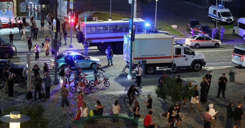 مقتل 3 أشخاص وإصابة العشرات في تفجير انتحاري استهدف مقهى بوسط موسكو