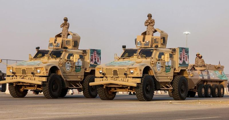 تصعيد عسكري واسع: الحوثيون يعلنون استهداف وزارة الدفاع السعودية ومنشآت حيوية بالصواريخ والمسيّرات
