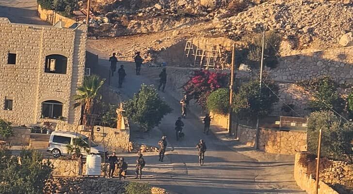 الاحتلال يحول بلدة المغير إلى ثكنة عسكرية ويعتقل 28 مواطناً