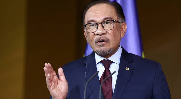 رئيس وزراء ماليزيا: لن نسمح باستخدام موانئنا ممراً لشحنات الأسلحة المتجهة للاحتلال