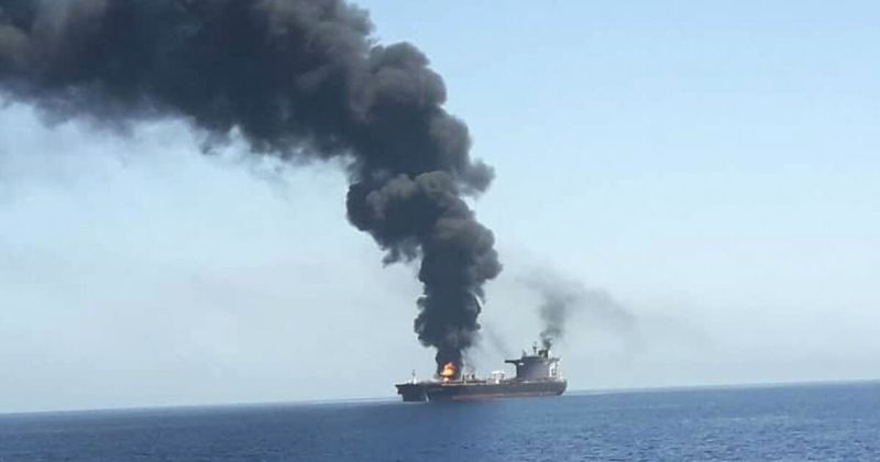 الحرس الثوري يعلن احتراق 7 سفن في الخليج ومضيق هرمز وتحذيرات من استهداف قواعد أمريكية