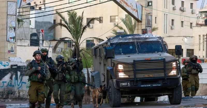 الاحتلال يمدد إغلاق مخيمات شمال الضفة ويقطع الكهرباء عن قرى رام الله