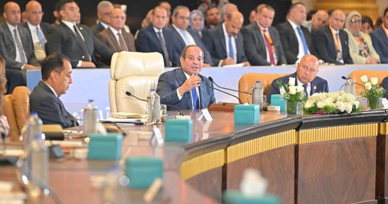 السيسي: التحرك العسكري المصري يهدف لحماية السعودية ولا يستهدف اليمن